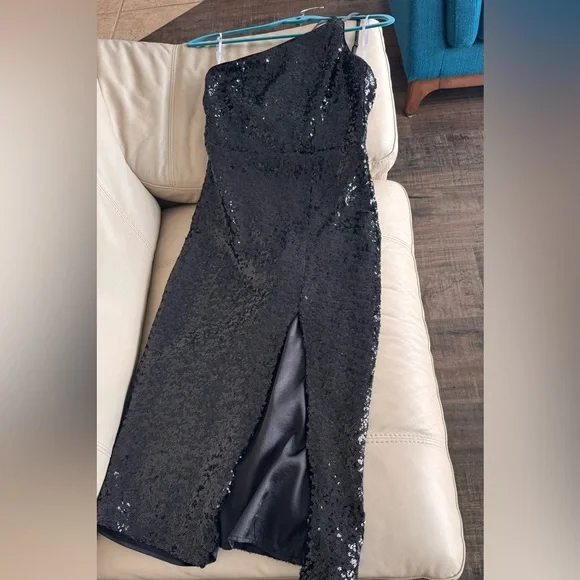 Lulus | Dresses | Black Sequin Oneshoulder Bodycon Midi Dress | Poshmark Lulus | Dresses | Black Sequin Oneshoulder Bodycon Midi Dress | Poshmark